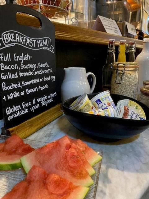 The Ilchester Arms Hotel, Ilchester Somerset Bagian luar foto
