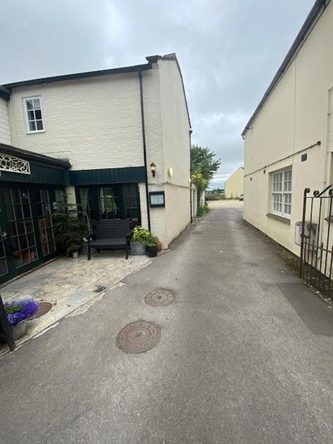 The Ilchester Arms Hotel, Ilchester Somerset Bagian luar foto